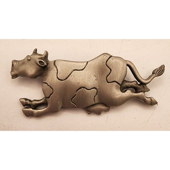 Vintage Leaping Cow Brooch. Pewter JJ Jonette Farm Animal Brooch 80s Whimsical - Picture 1 of 6